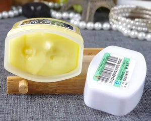 45g Traditional Chinese Clam Oil Hand Cream for cracked skin repair and moisturizing for hands and feet.