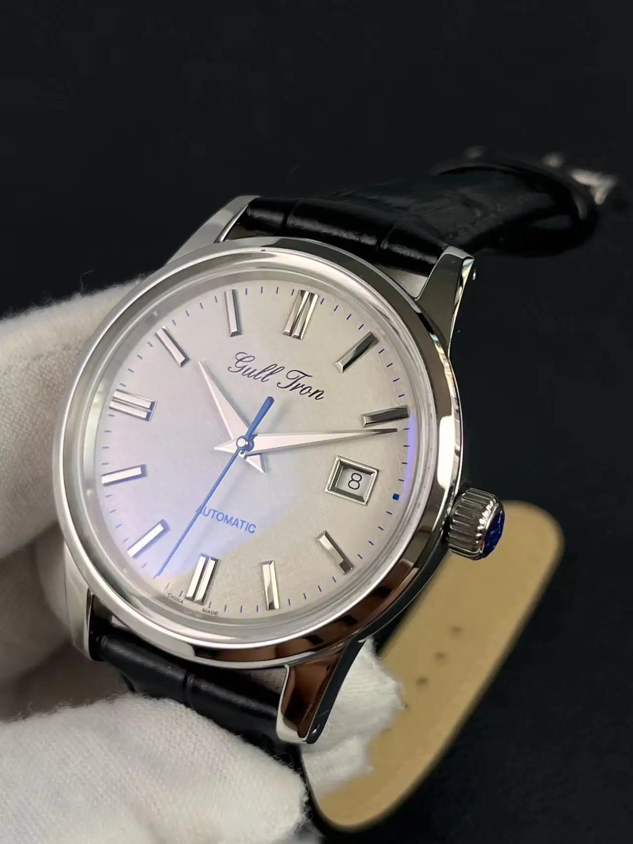 Automatic mechanical wristwatch with five sided three-dimensional hands, enamel cream dial GS cool design, Chinese version 2824